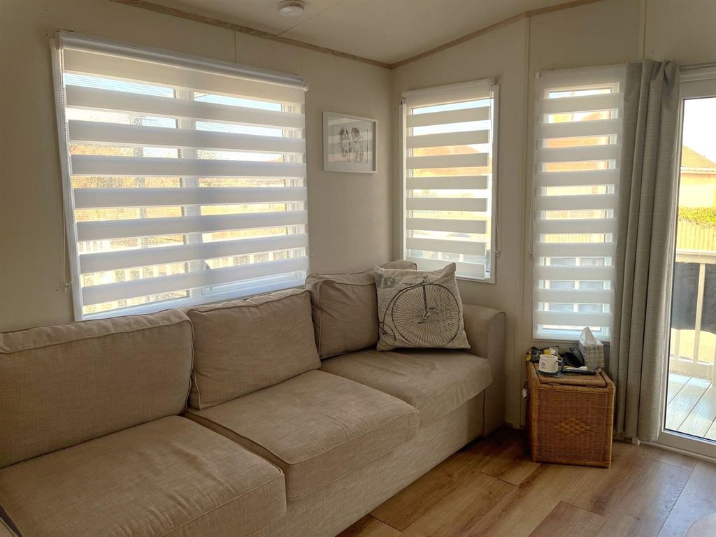Property photo 1 of 17 ba5735Df-33E7-48A0-8362-d9E0959643c8.Jpeg