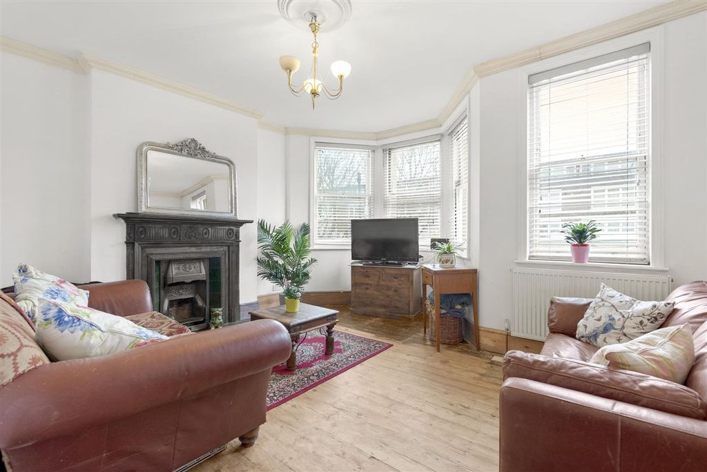Property photo 2 of 13