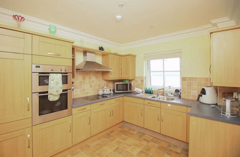 Property photo 3 of 16 35 Douglas Head Apartments