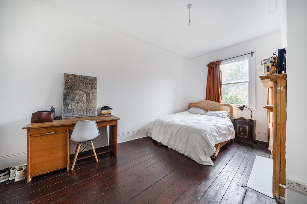 Property photo 2 of 21 Picture No. 15