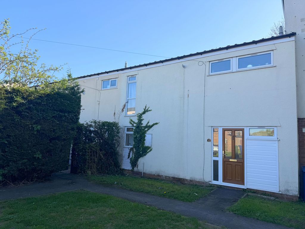Property photo 1 of 21 2 Bedroom Terraced House For Sale
