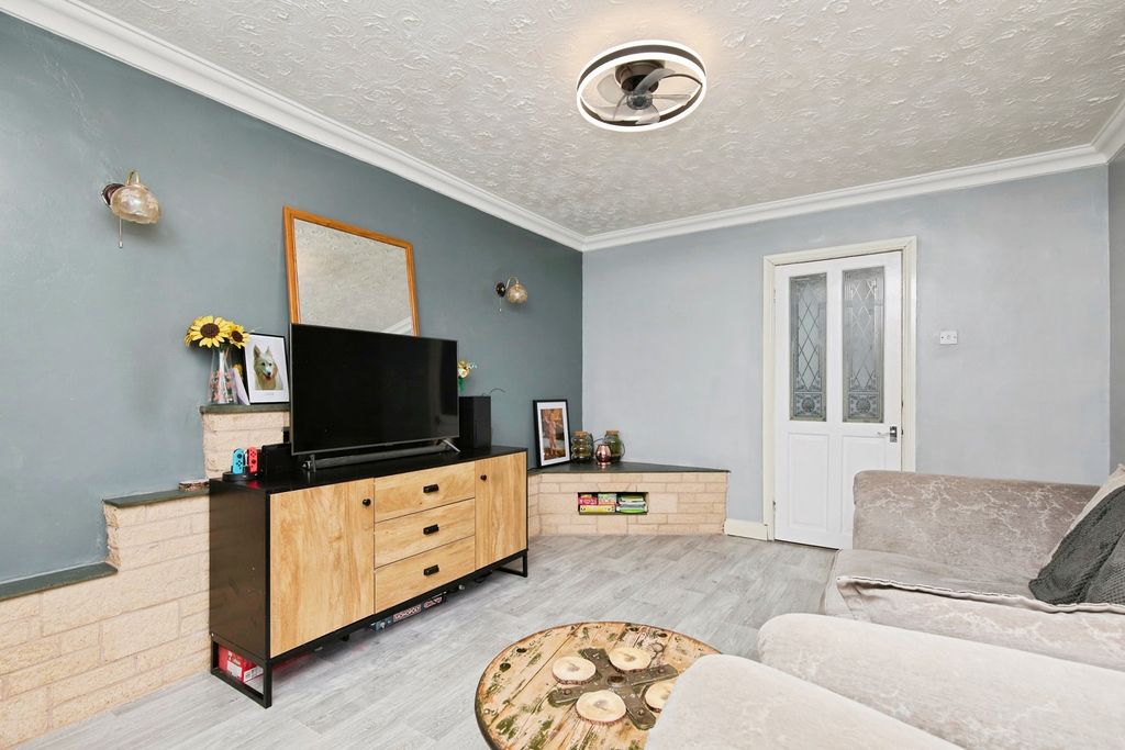 Property photo 3 of 13 Pbox-Img.Jpg