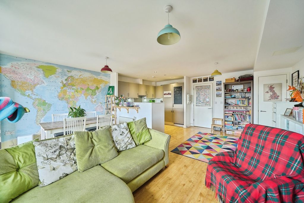 Property photo 3 of 18 Pbox-Img.Jpg
