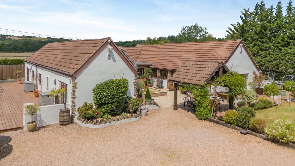 Property photo 1 of 33