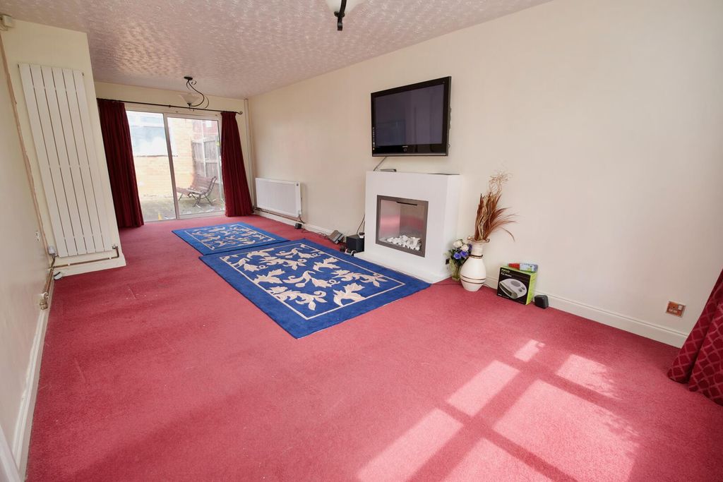 Property photo 2 of 13 Living Room