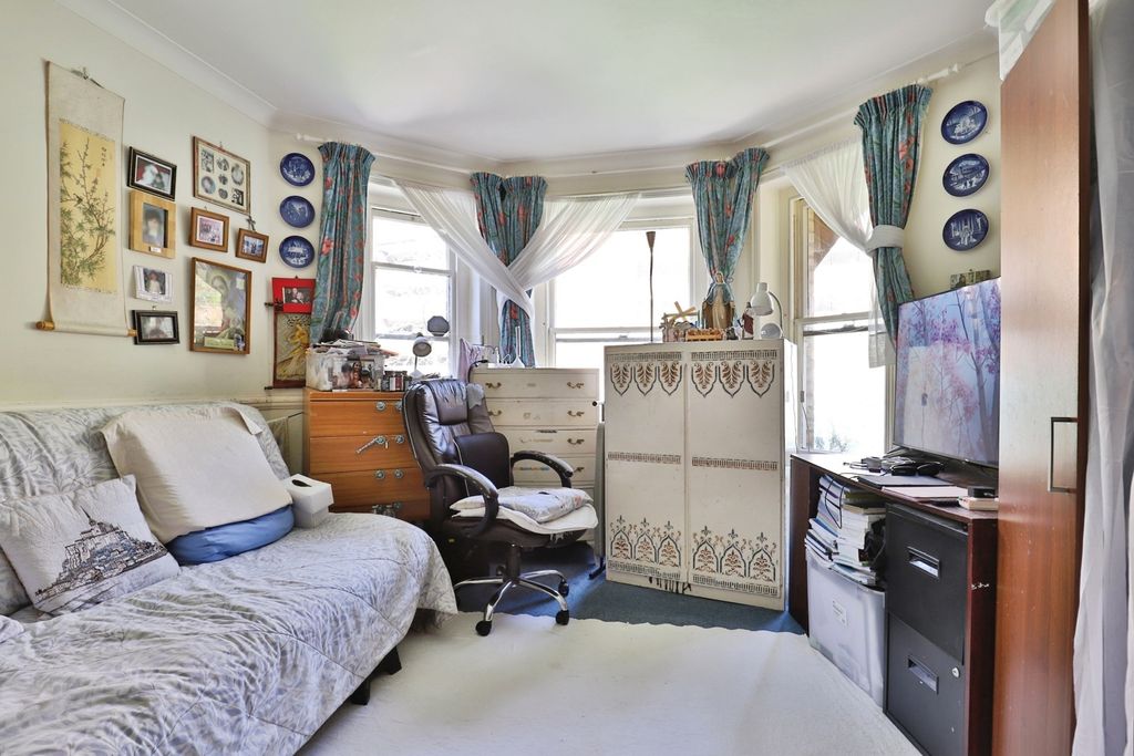 Property photo 3 of 16 Photo
