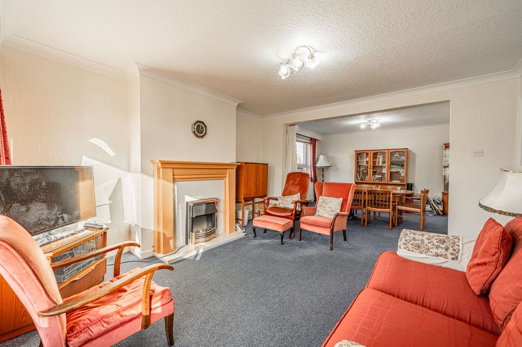 Property photo 3 of 19