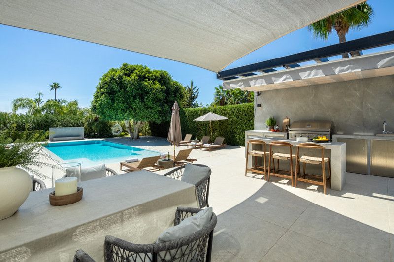 Property photo 2 of 43