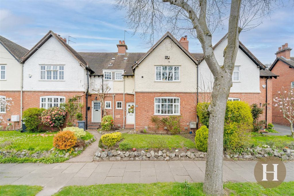 Property photo 1 of 28 Hadleigh Estate Agents-37.Jpg