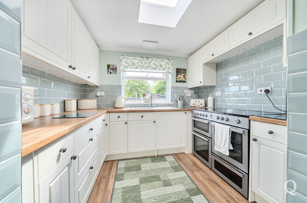 Property photo 2 of 29 01Da2d14-4135-478...