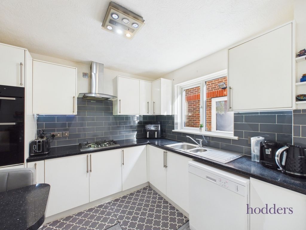 Property photo 3 of 23 Picture No. 37