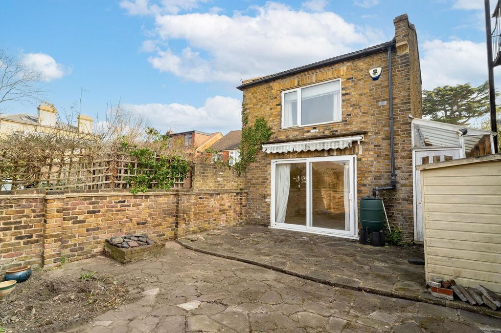 Property photo 2 of 13