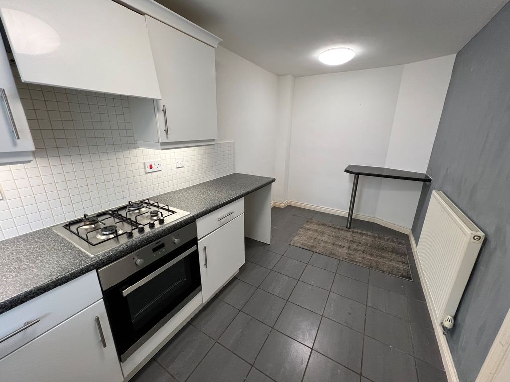 Property photo 3 of 13 Kitchen