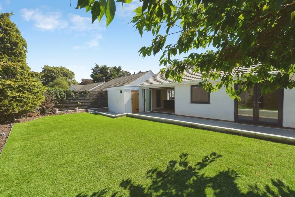 Property photo 1 of 23