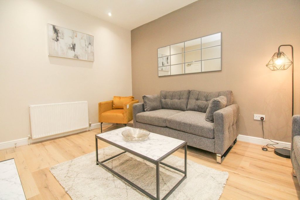 Property photo 3 of 15 Picture No. 02