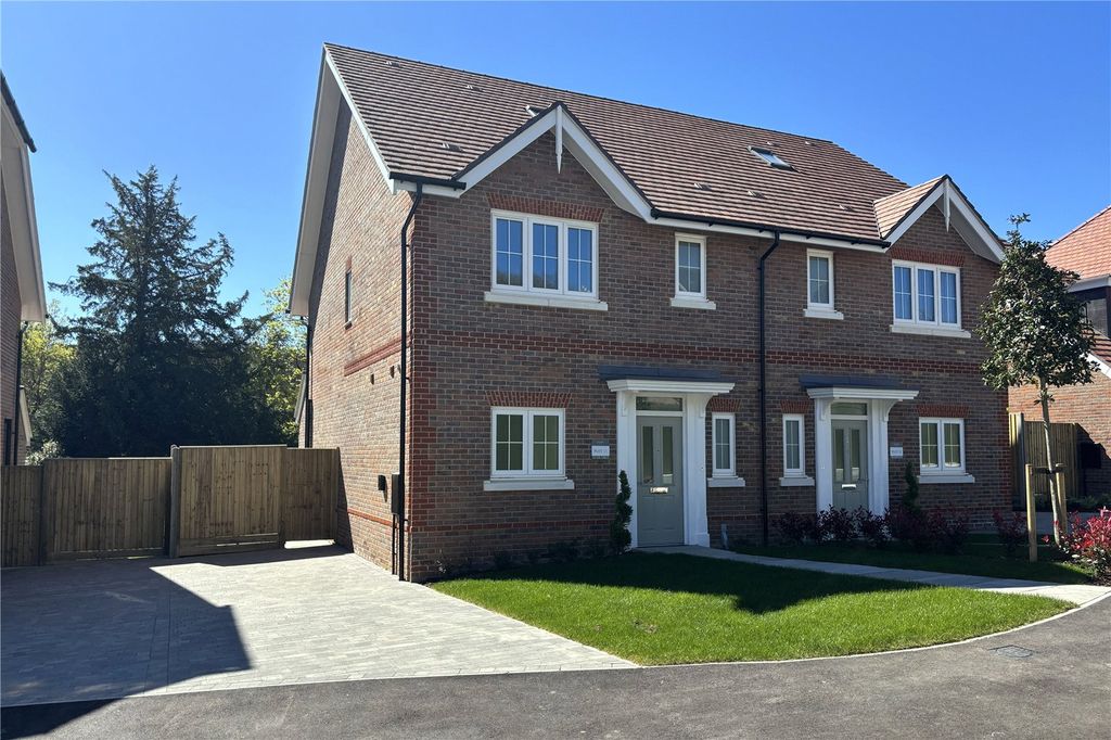 Property photo 1 of 10 External