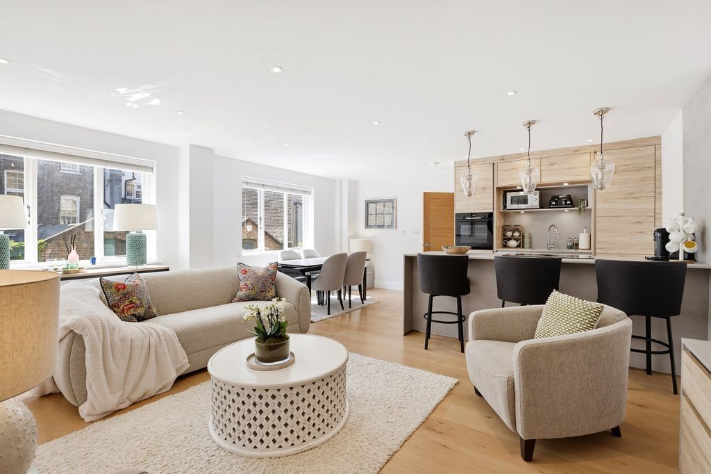 Property photo 1 of 19 Reception Room
