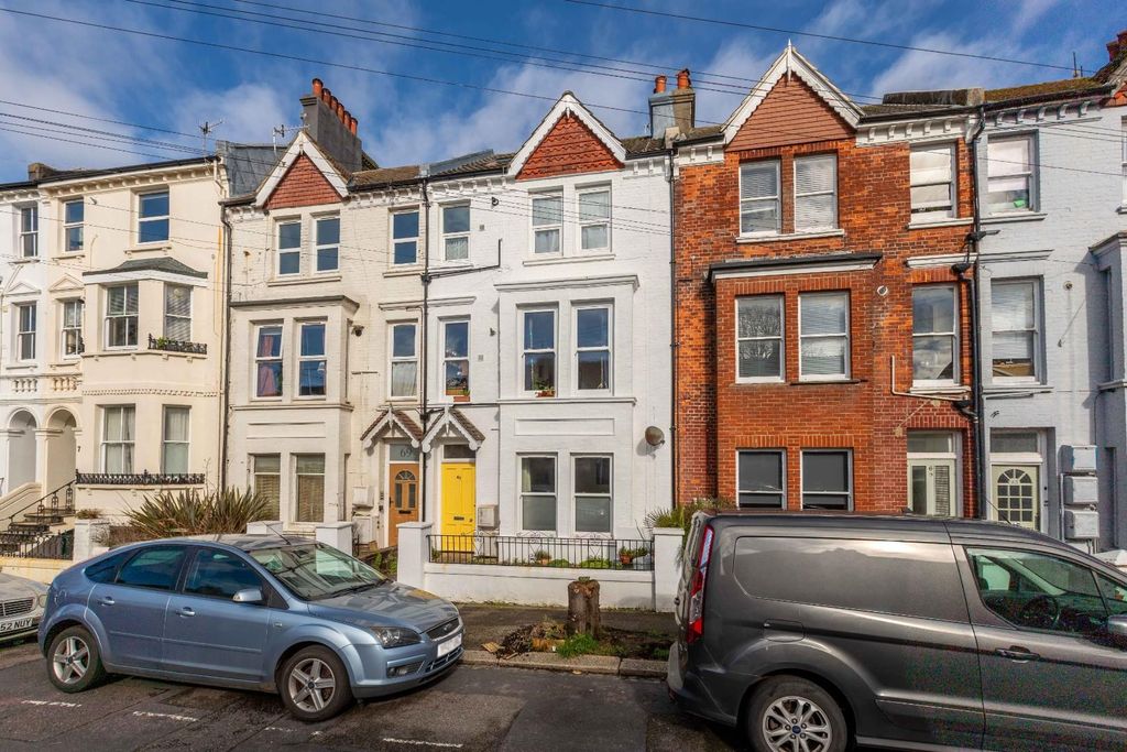 Property photo 1 of 12 Lorna-13.Jpg