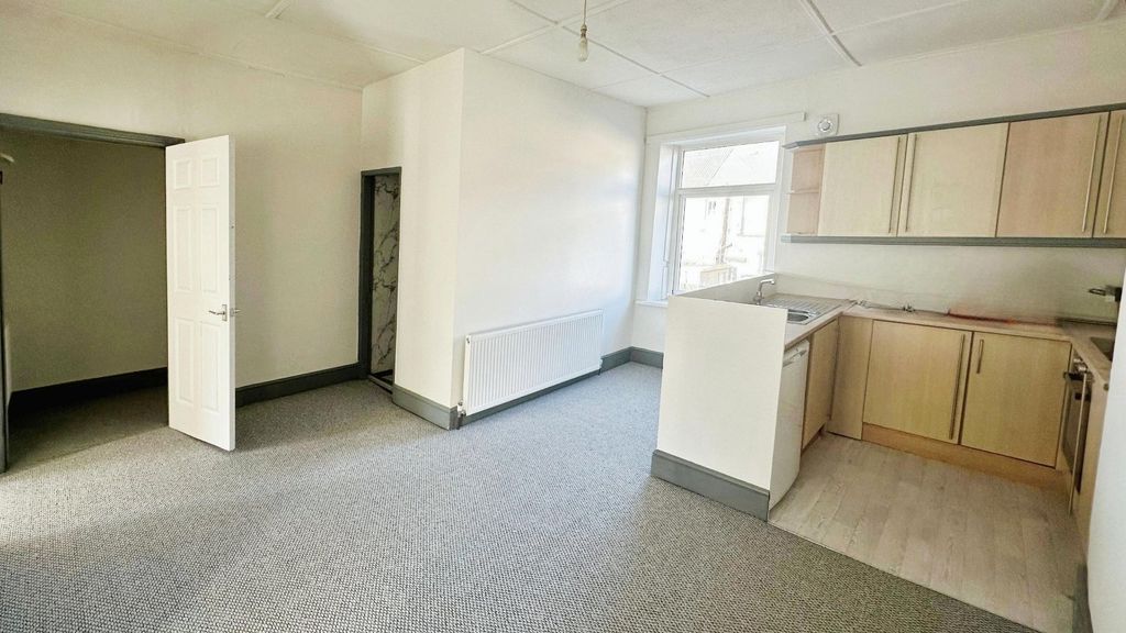 Property photo 3 of 4 Open Plan