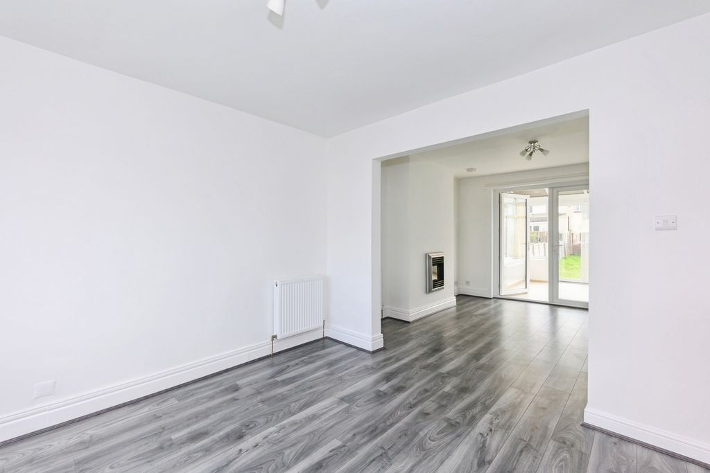 Property photo 3 of 10 Living Room