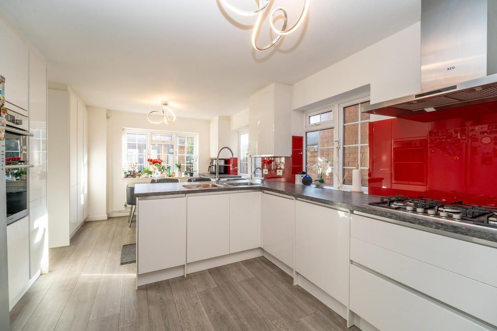 Property photo 2 of 15