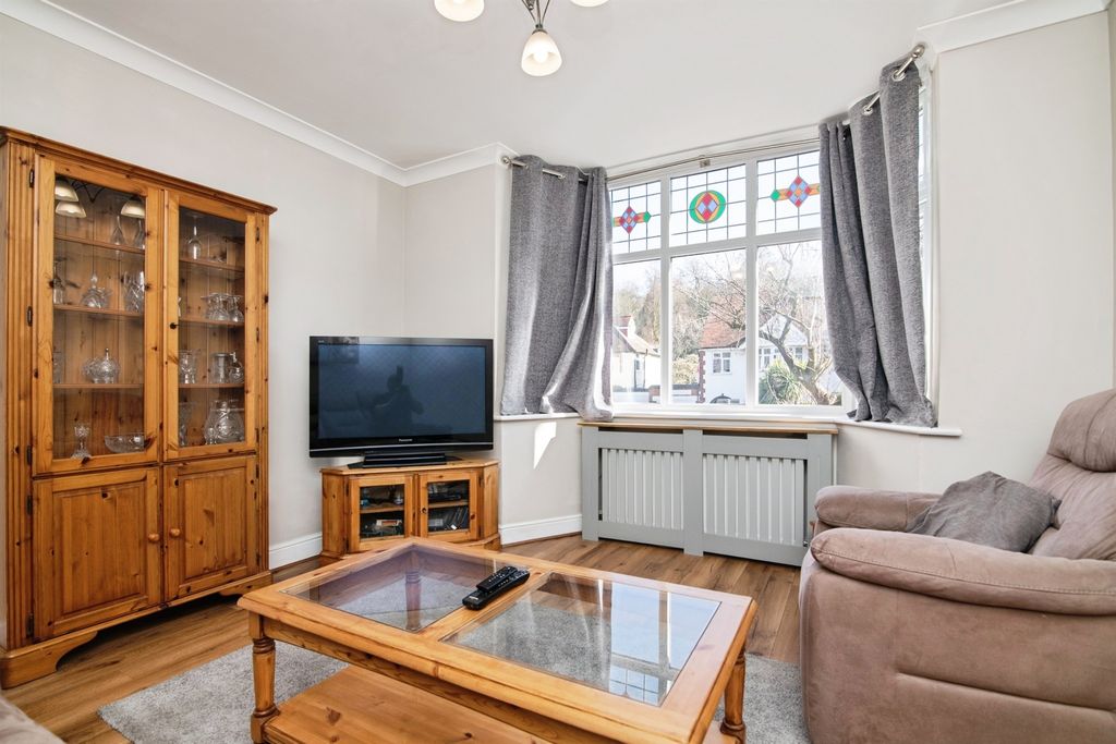 Property photo 2 of 20