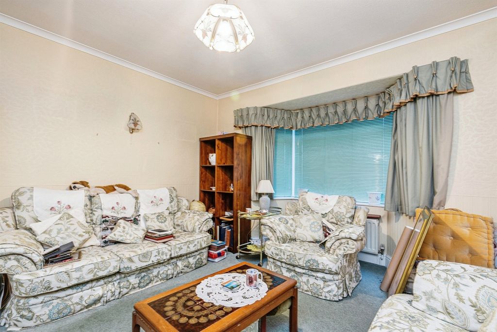 Property photo 2 of 13