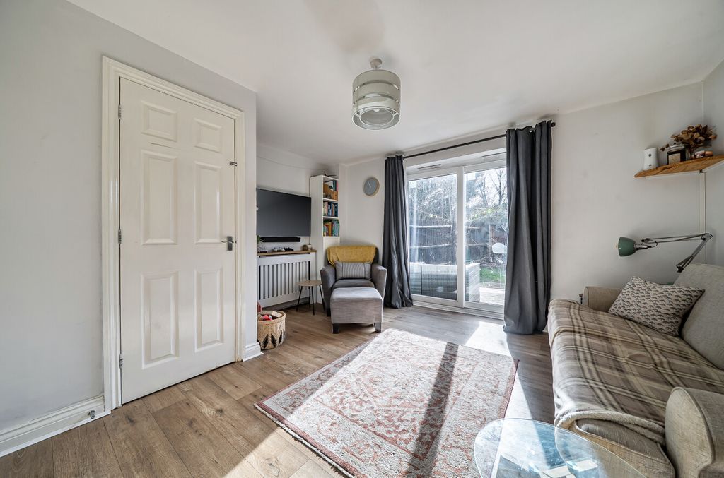 Property photo 3 of 17 1416951-11-699c82...