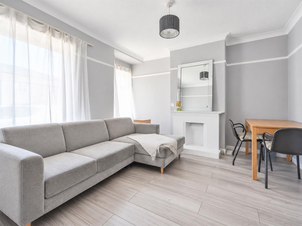 Property photo 2 of 7 3c91E93c-129d-4802-96Ef-Db93B004Abb9.Png
