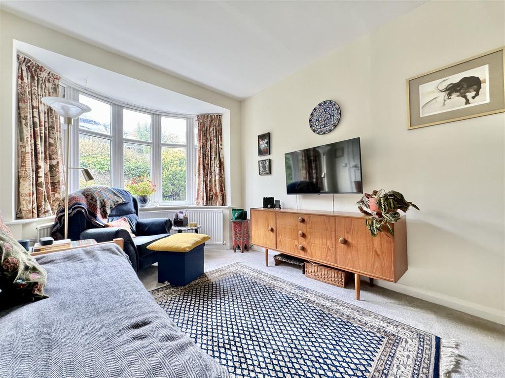 Property photo 3 of 31