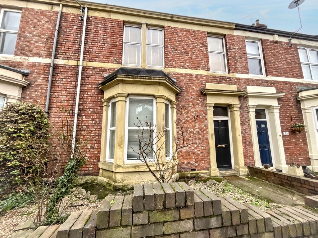 Property photo 3 of 18