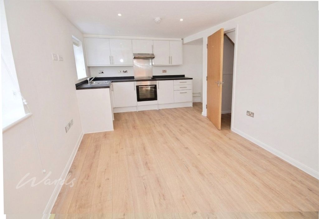 Property photo 3 of 7 Glanville Lounge