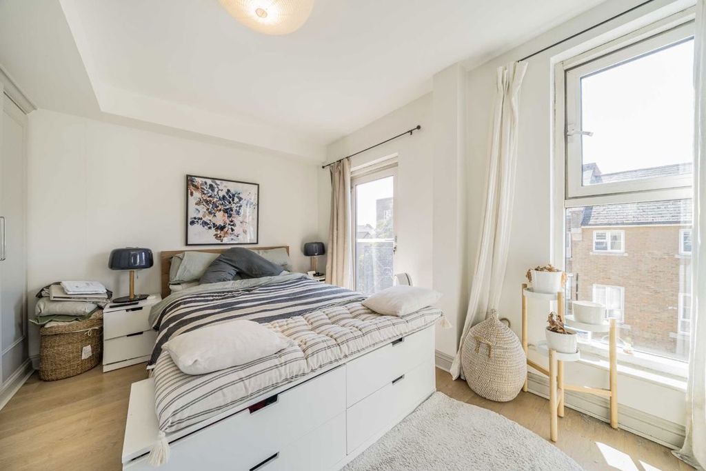 Property photo 3 of 8