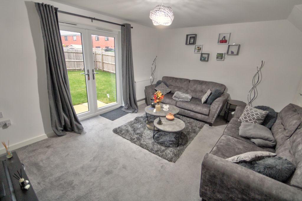 Property photo 2 of 14 Lounge Aa