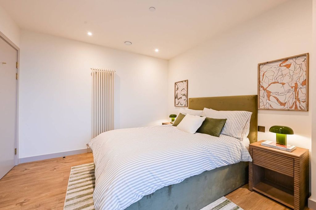 Property photo 1 of 35