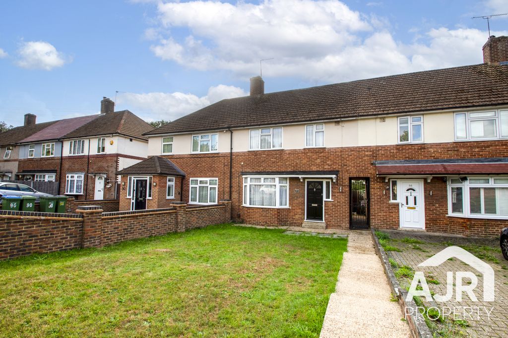 Property photo 1 of 12 Three Bedroom House In Plumstead