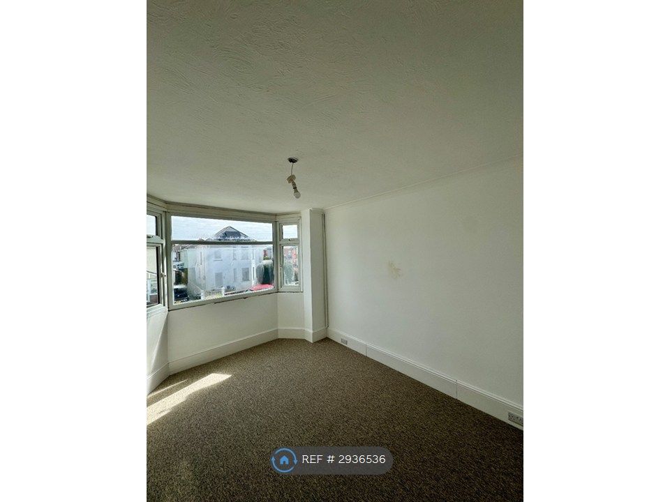 Property photo 2 of 11 Room 1