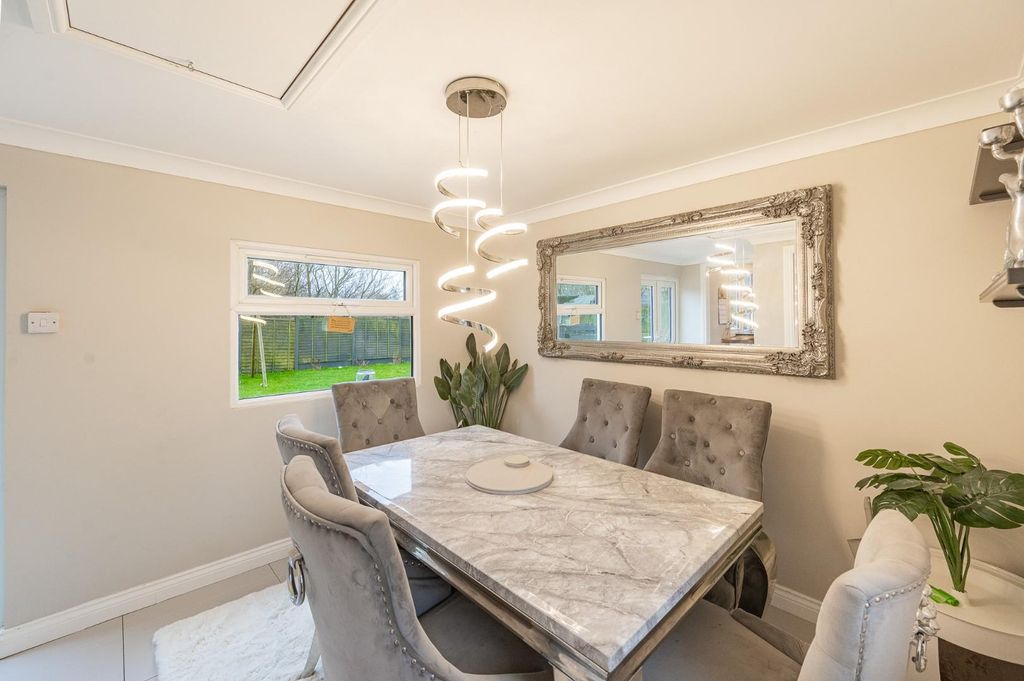 Property photo 3 of 16 Dining Room