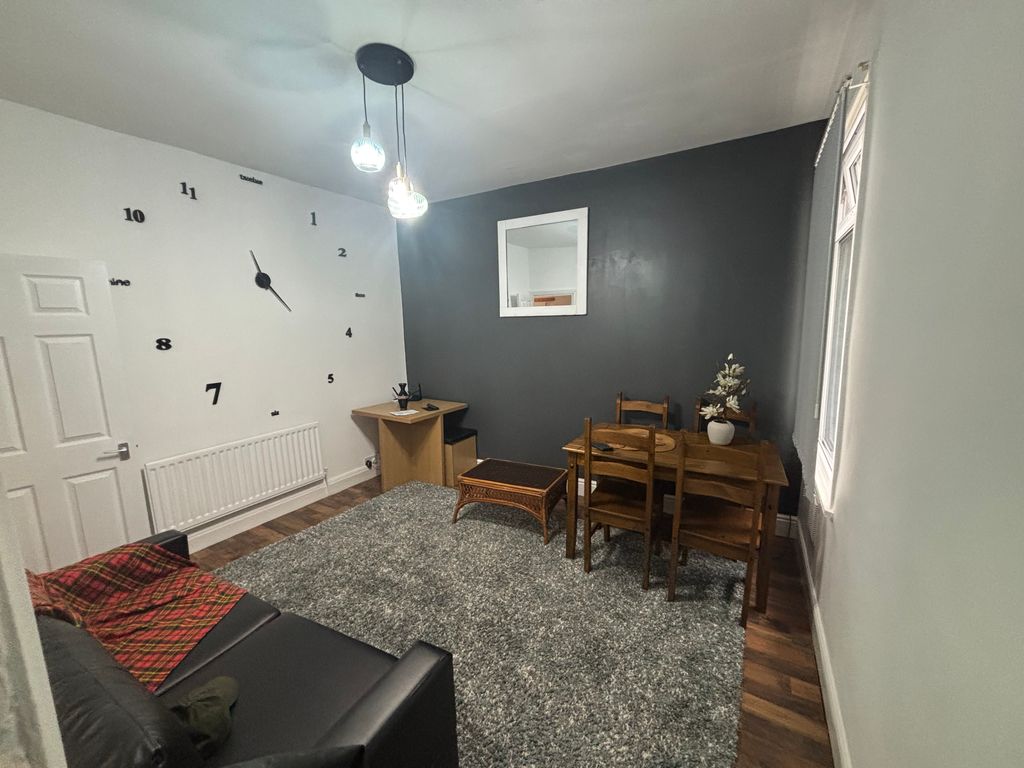 Property photo 3 of 11 Image