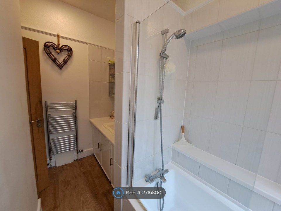 Property photo 2 of 12 Bathroom