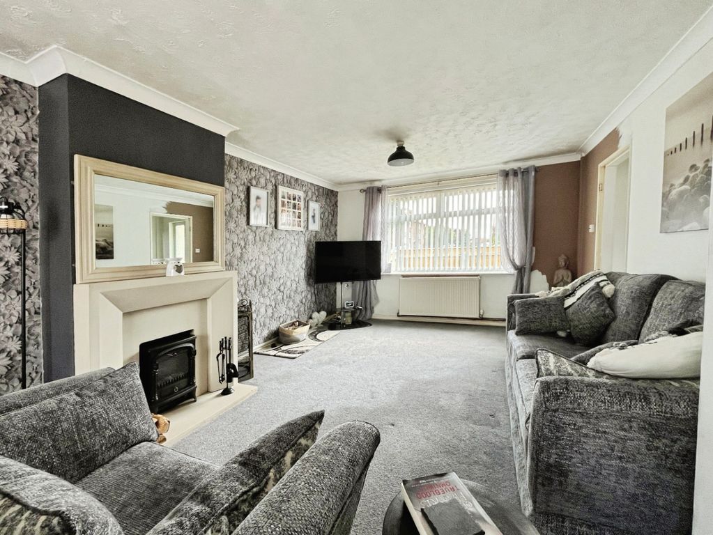 Property photo 3 of 19 4367095
