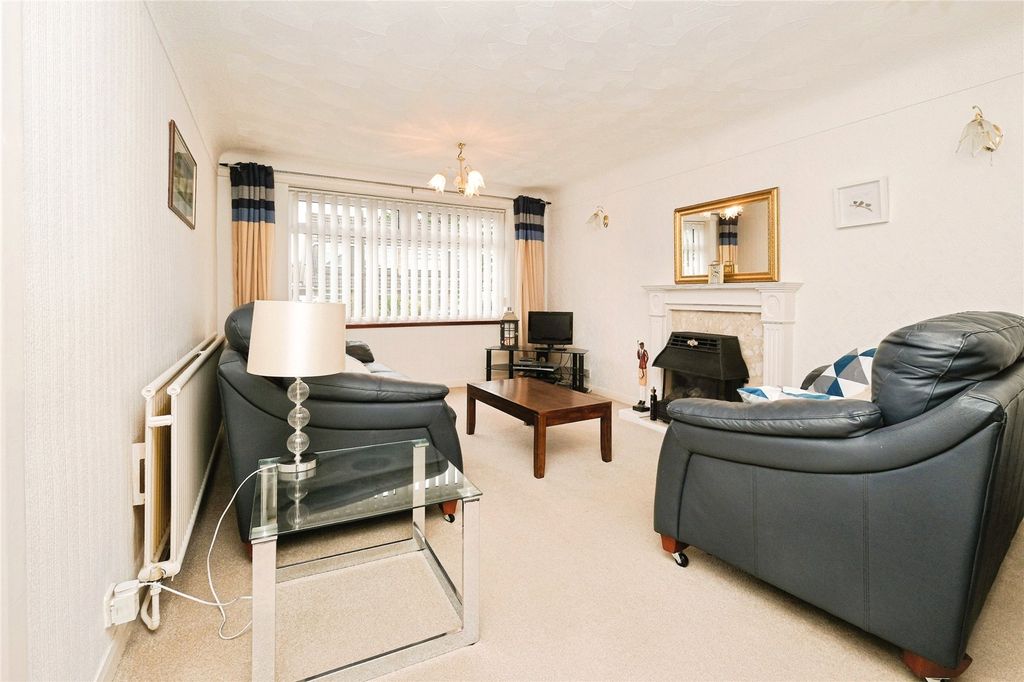 Property photo 3 of 21 Picture No. 23