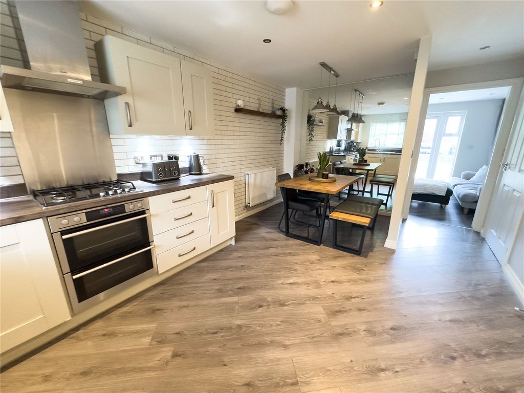 Property photo 3 of 27 Picture No. 09