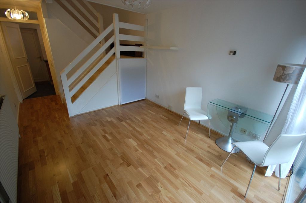 Property photo 2 of 8 Picture No. 16