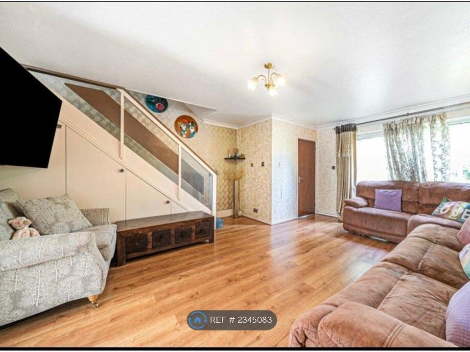 Property photo 2 of 18