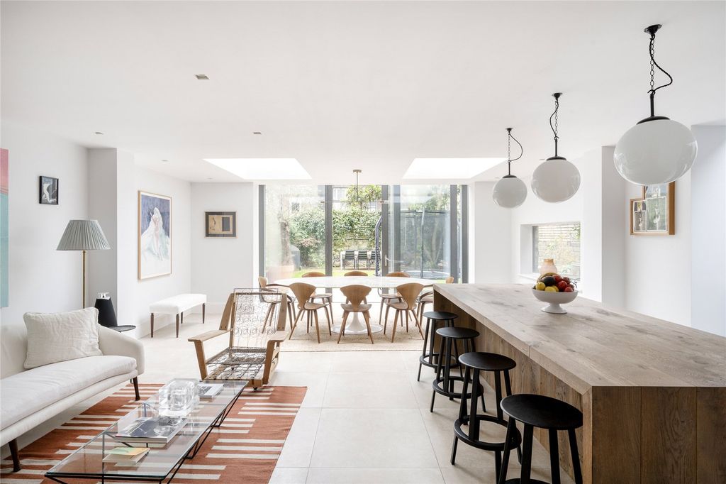 Property photo 1 of 16 Picture No. 06