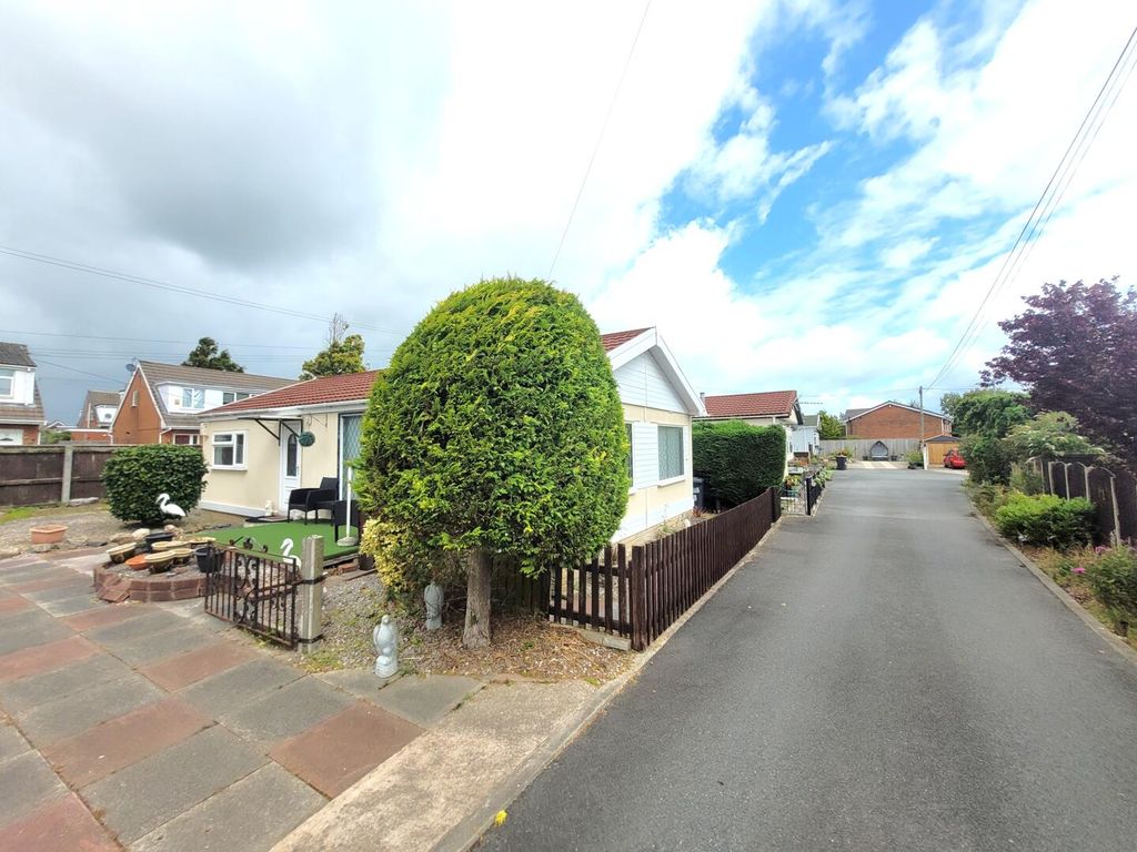 Property photo 2 of 19