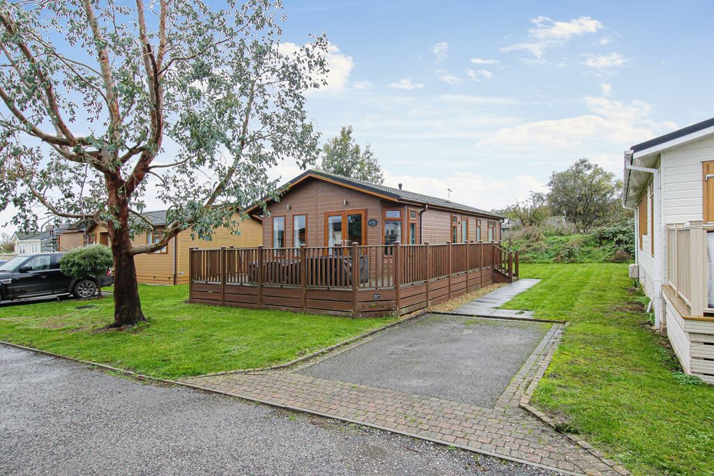 Property photo 1 of 15 Front