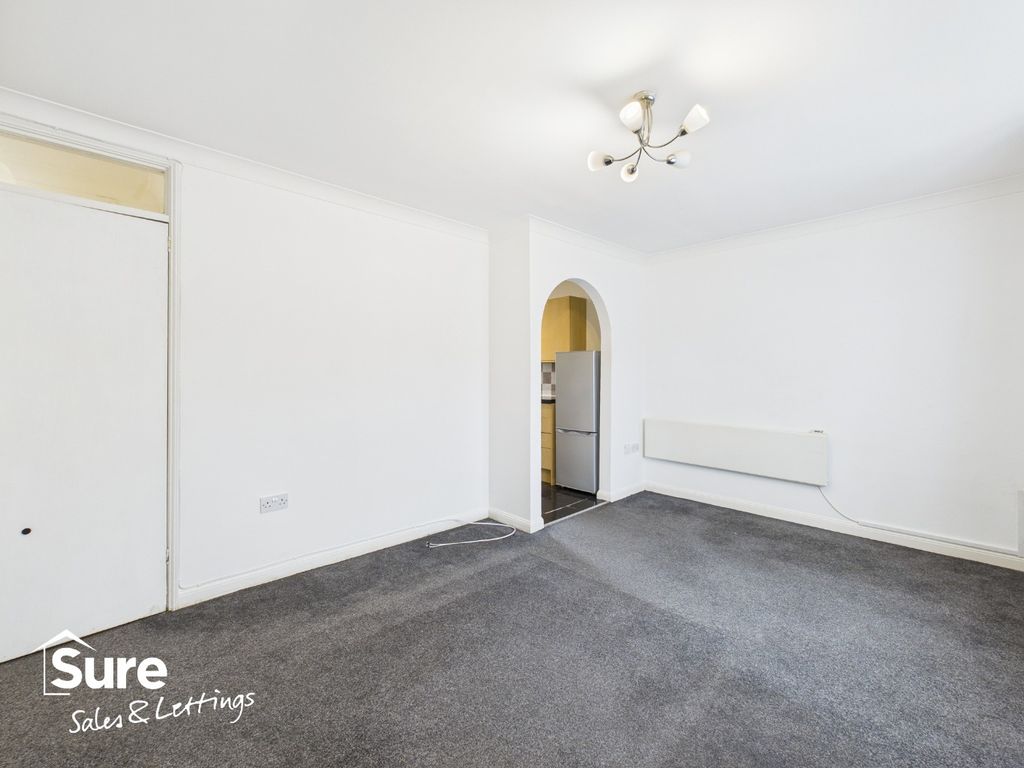Property photo 2 of 11 5698572