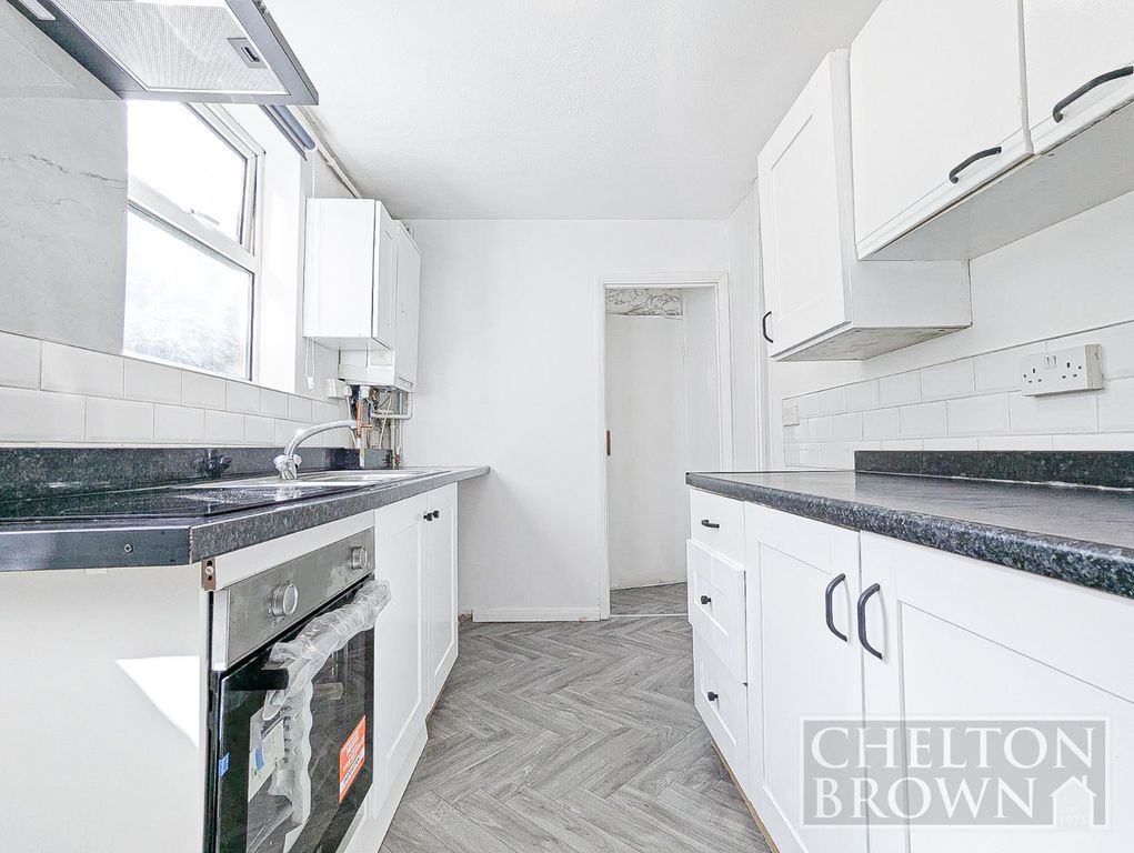 Property photo 2 of 25 Kitchen